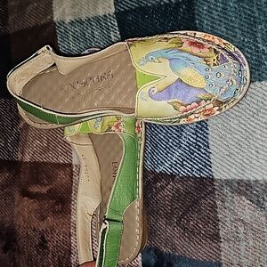 Anuschka Hand Painted Slingback Leather Sandals- Size 37- Beautiful peacocks